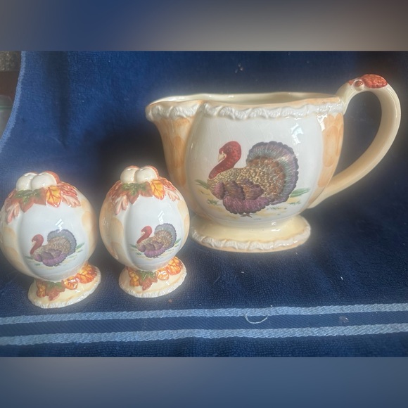 BELLA CASA By Ganz Turkey Gravy Boat Salt & Pepper Shakers 3 Pc Thanksgiving Set - Picture 2 of 12